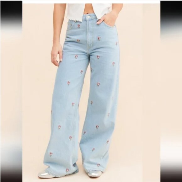 Farm Rio Rose Embroidered Blue Floral Design Jeans size 27 - Picture 3 of 9